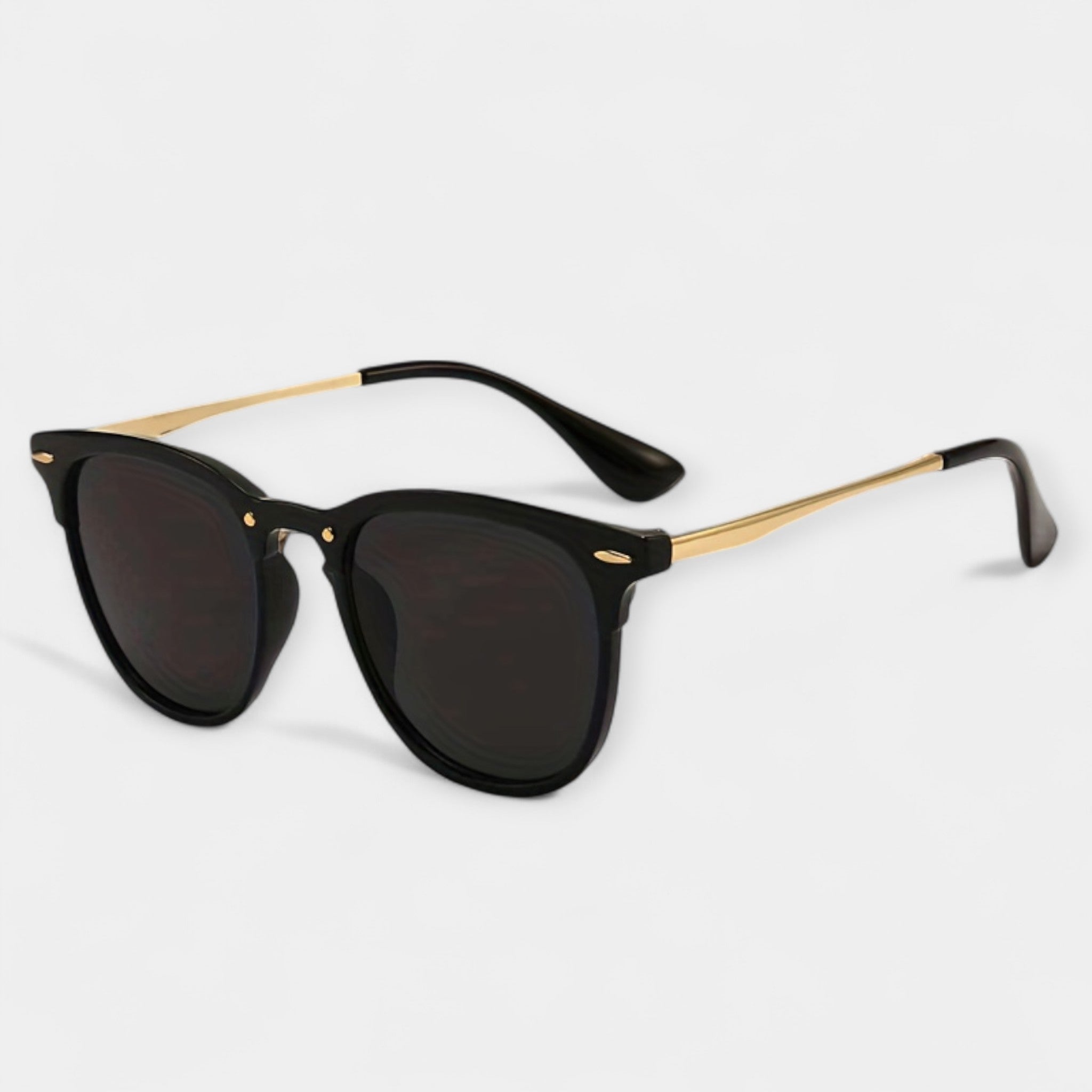 Kata | Kerek napszemüveg modern dizájnnal