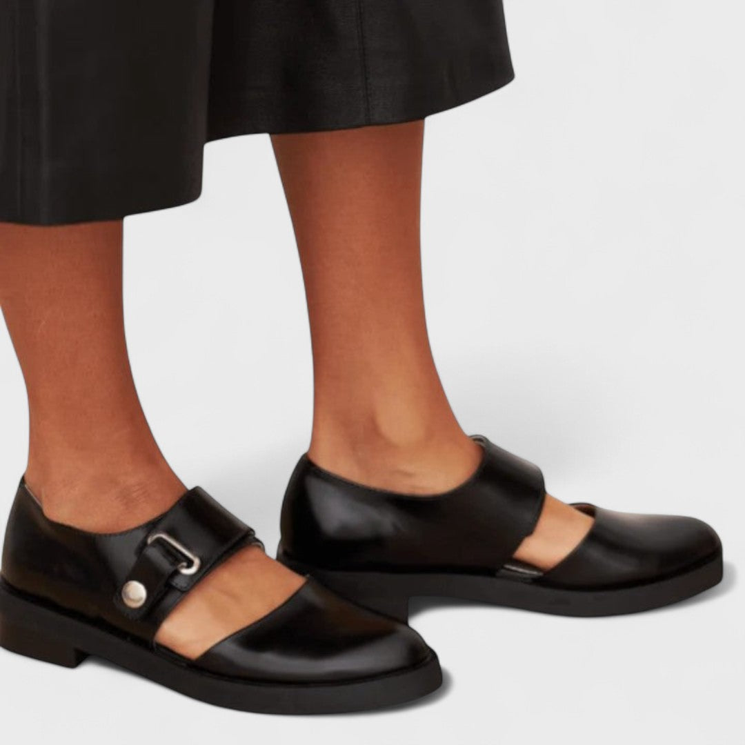 Liana | Klasszikus és modern Liana cipők