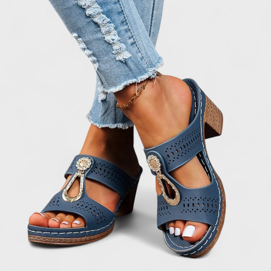 Mira | Elegáns ortopéd női szandál